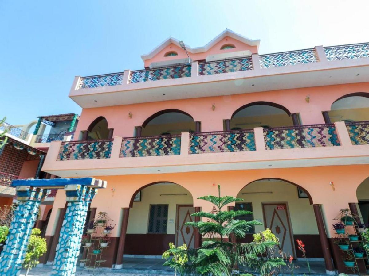 Oyo 72429 New Abhinandan Hotel Amroha Dış mekan fotoğraf
