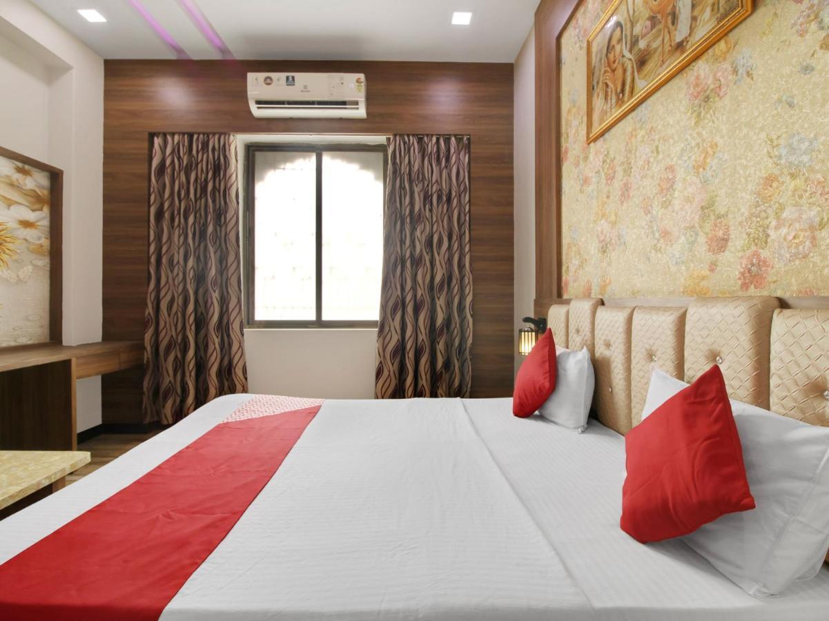 Oyo 72429 New Abhinandan Hotel Amroha Dış mekan fotoğraf