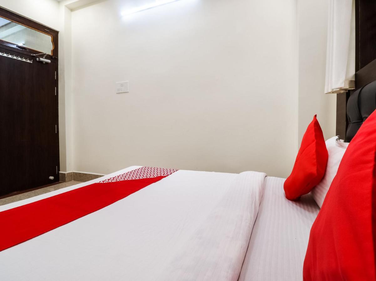 Oyo 72429 New Abhinandan Hotel Amroha Dış mekan fotoğraf