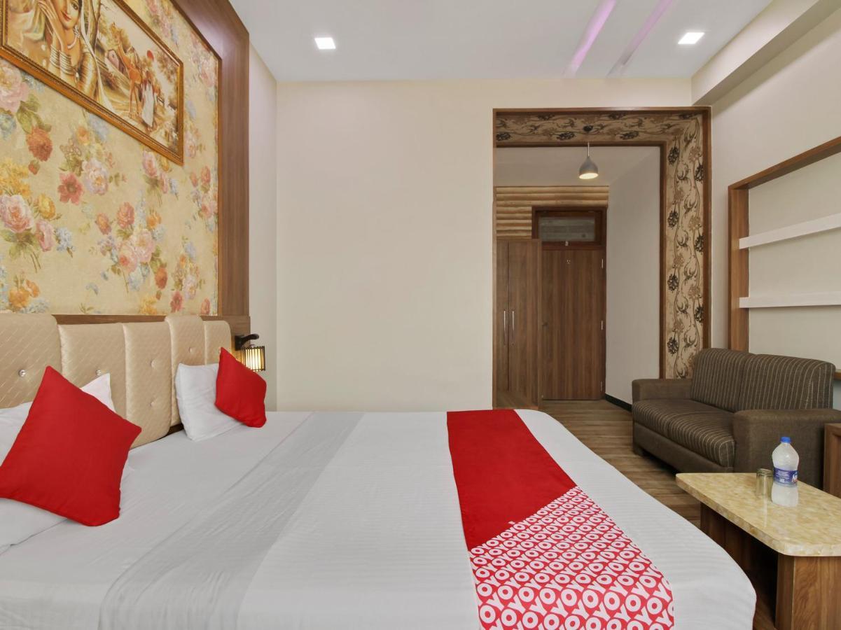 Oyo 72429 New Abhinandan Hotel Amroha Dış mekan fotoğraf