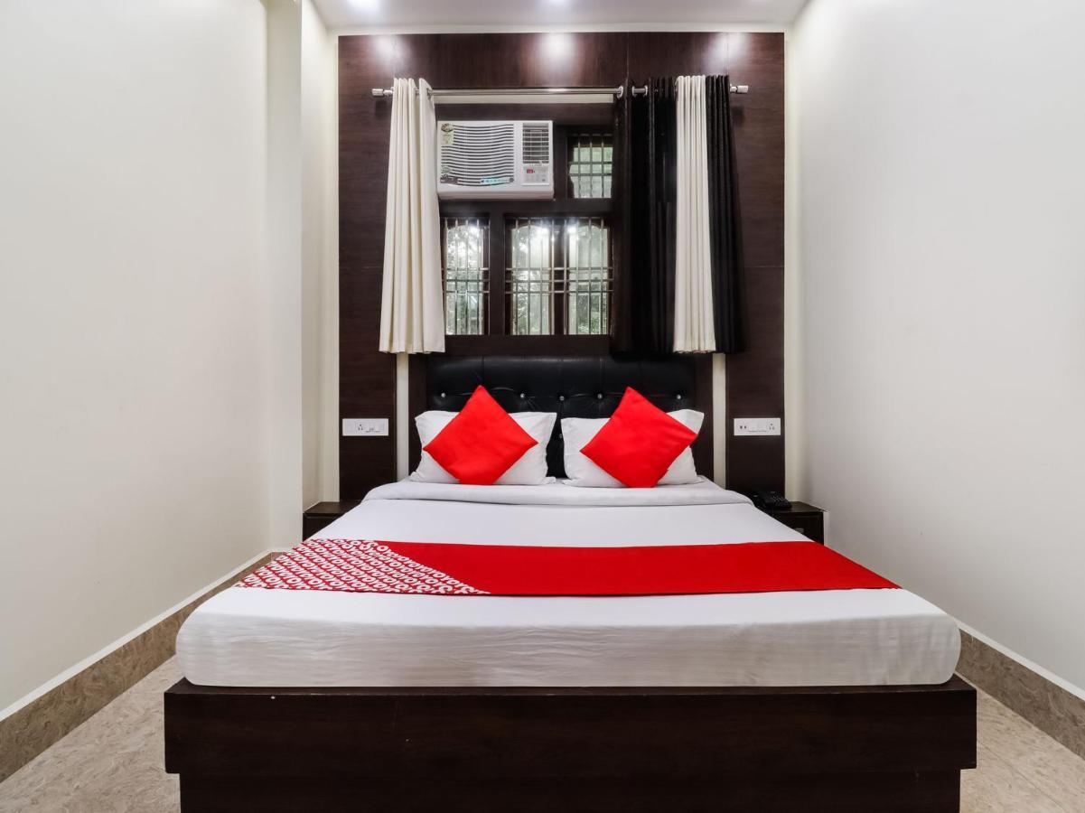 Oyo 72429 New Abhinandan Hotel Amroha Dış mekan fotoğraf