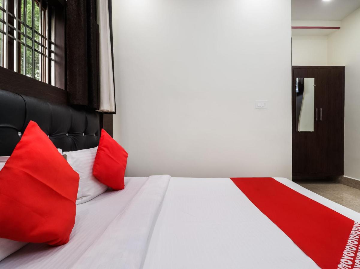 Oyo 72429 New Abhinandan Hotel Amroha Dış mekan fotoğraf