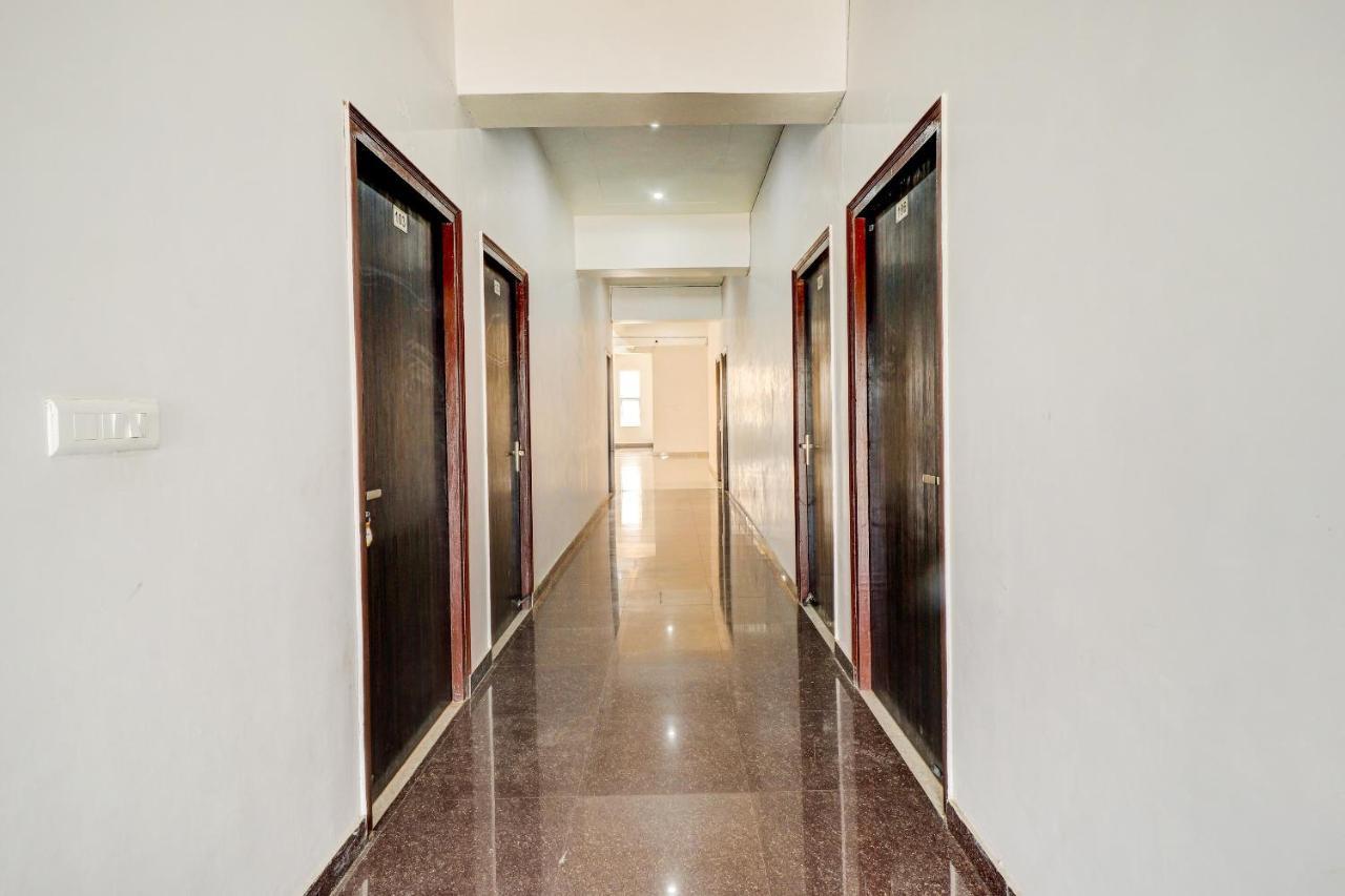 Oyo 72429 New Abhinandan Hotel Amroha Dış mekan fotoğraf