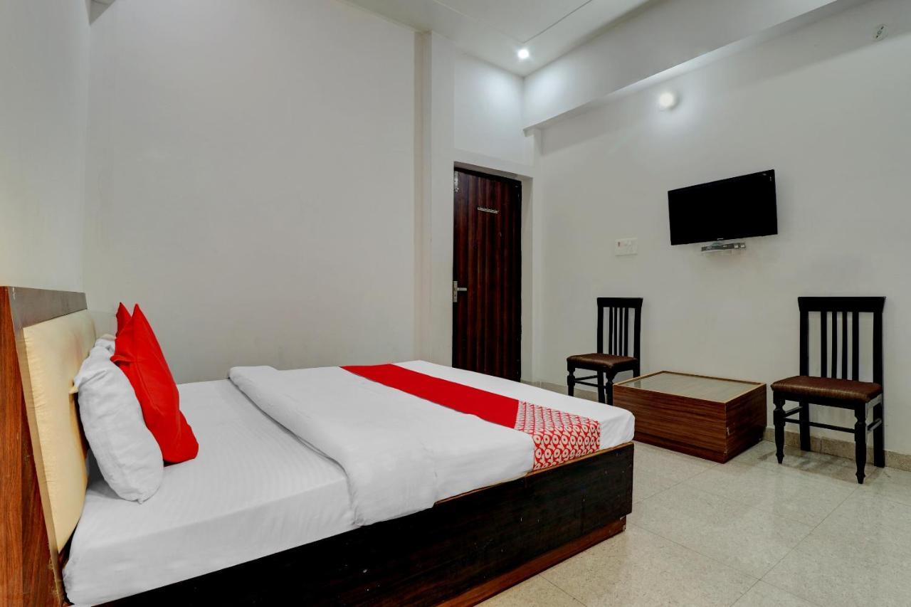 Oyo 72429 New Abhinandan Hotel Amroha Dış mekan fotoğraf