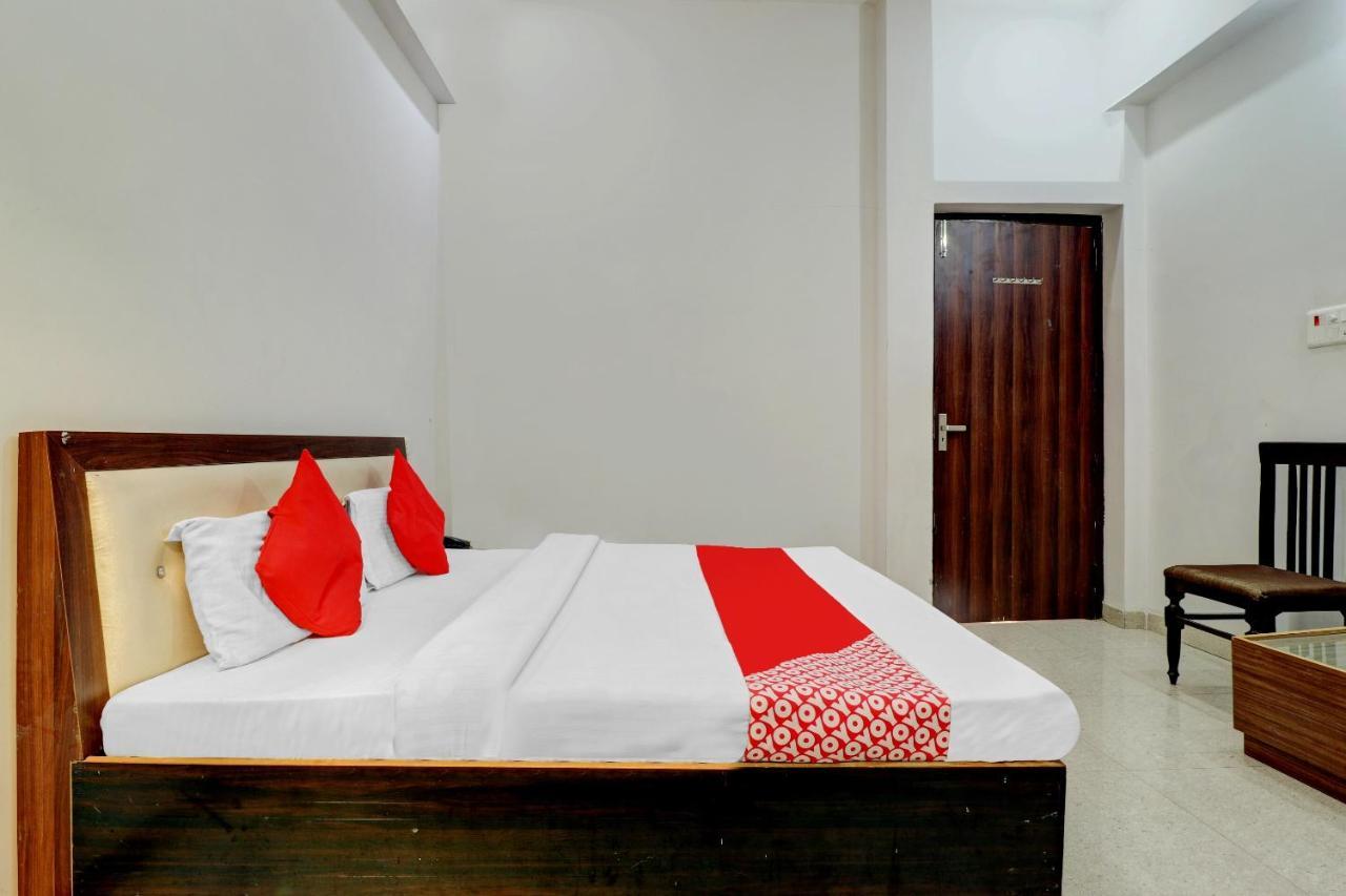 Oyo 72429 New Abhinandan Hotel Amroha Dış mekan fotoğraf