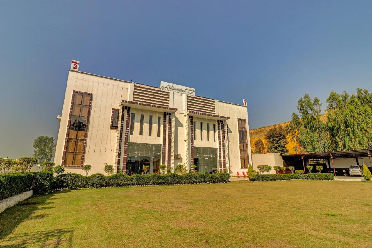 Oyo 72429 New Abhinandan Hotel Amroha Dış mekan fotoğraf