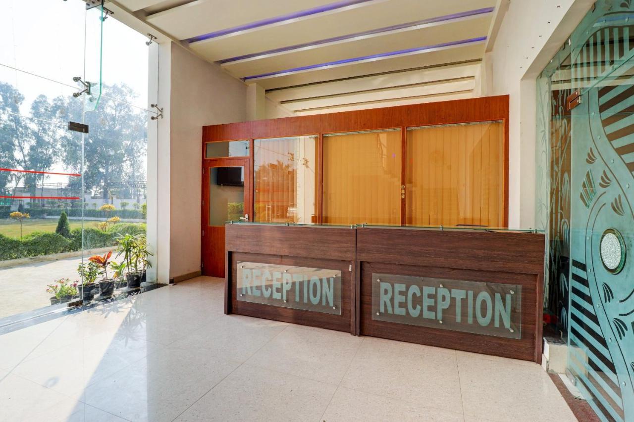 Oyo 72429 New Abhinandan Hotel Amroha Dış mekan fotoğraf