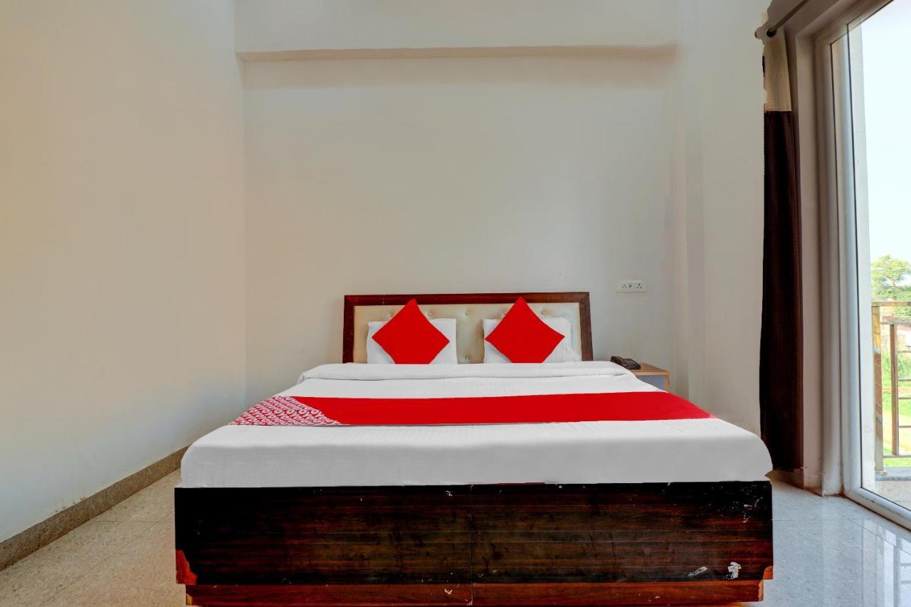 Oyo 72429 New Abhinandan Hotel Amroha Dış mekan fotoğraf