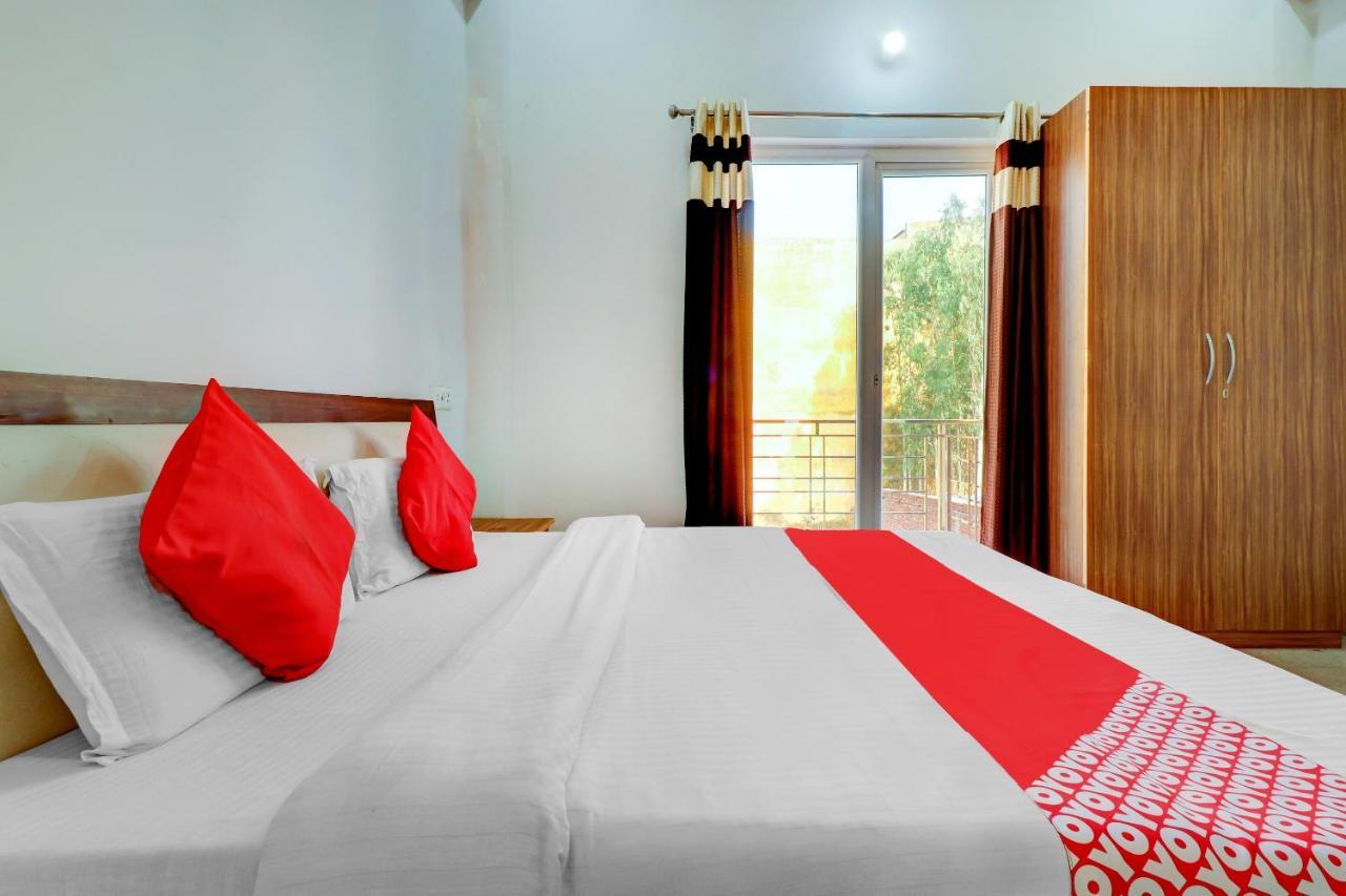 Oyo 72429 New Abhinandan Hotel Amroha Dış mekan fotoğraf