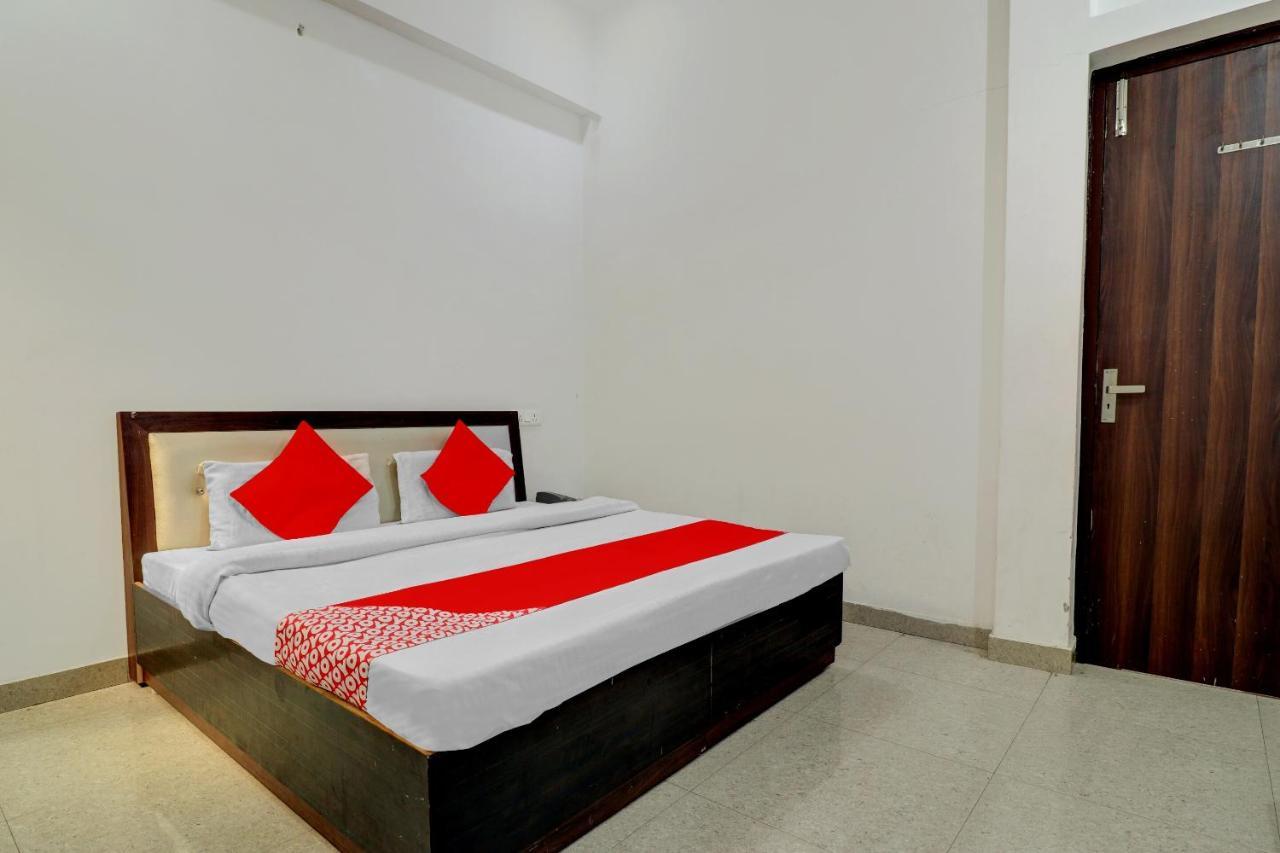 Oyo 72429 New Abhinandan Hotel Amroha Dış mekan fotoğraf