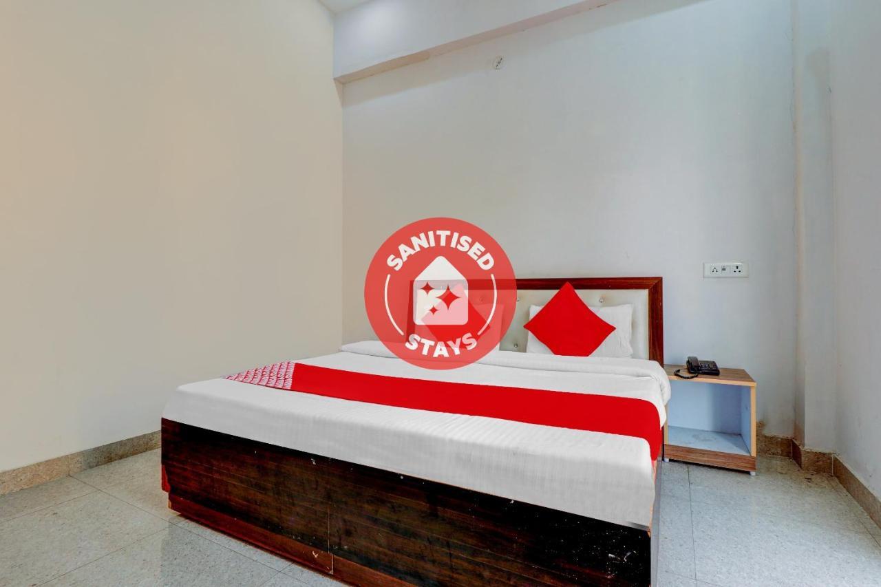 Oyo 72429 New Abhinandan Hotel Amroha Dış mekan fotoğraf