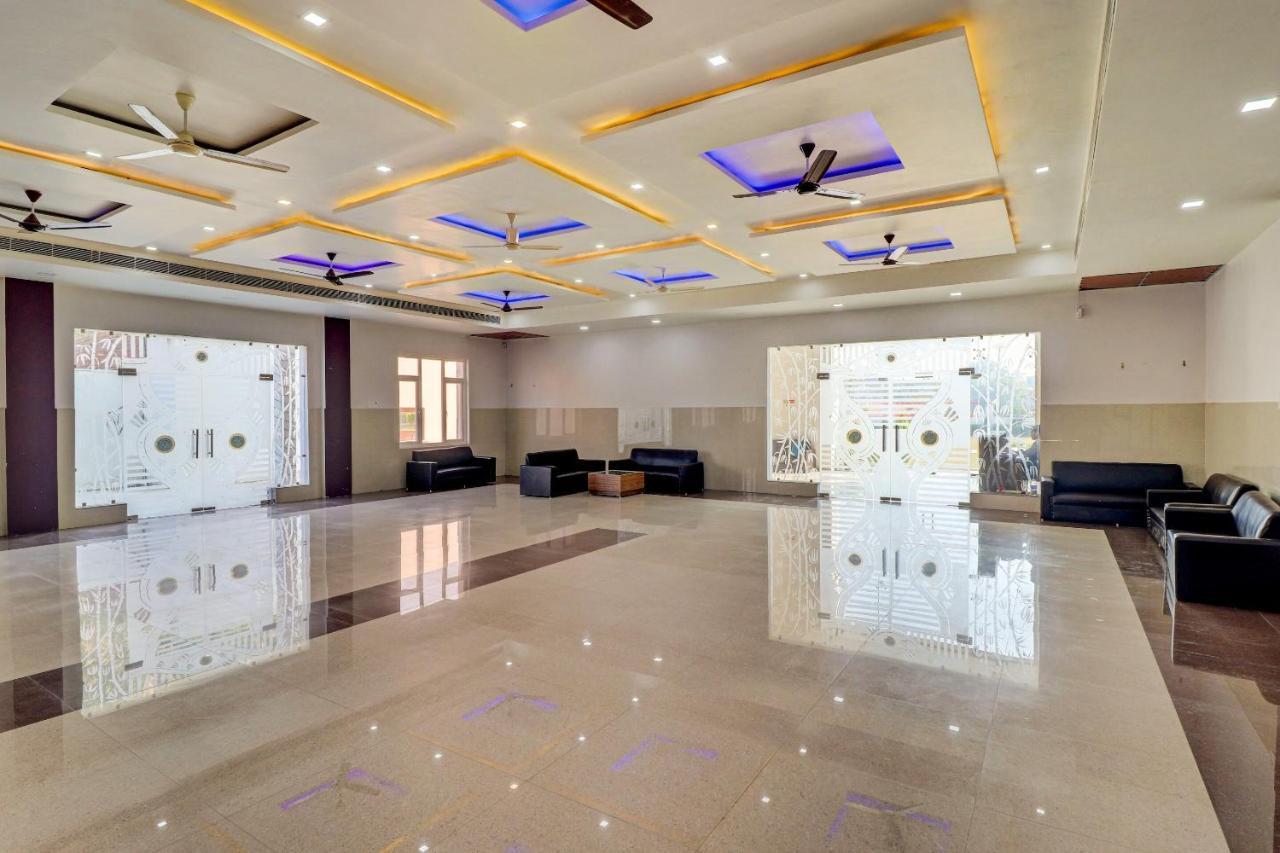 Oyo 72429 New Abhinandan Hotel Amroha Dış mekan fotoğraf