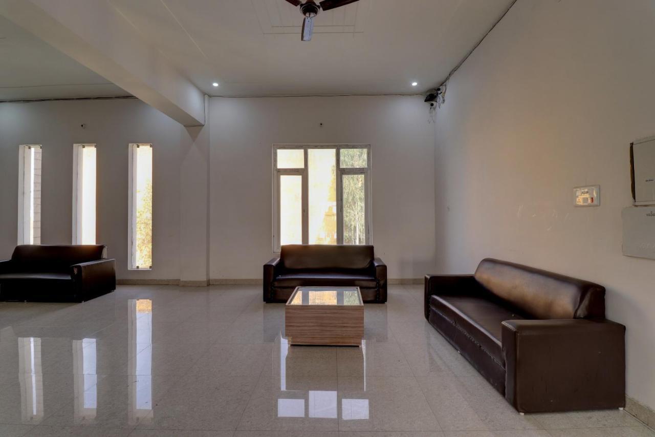 Oyo 72429 New Abhinandan Hotel Amroha Dış mekan fotoğraf