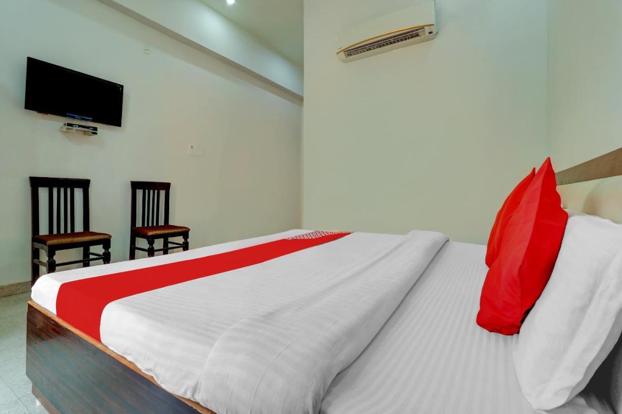 Oyo 72429 New Abhinandan Hotel Amroha Dış mekan fotoğraf
